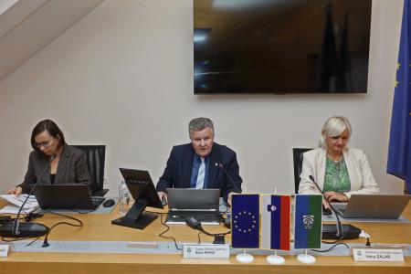 11. REDNA SEJA OBČINSKEGA SVETA 01 FOTO TINE ŠUBIC